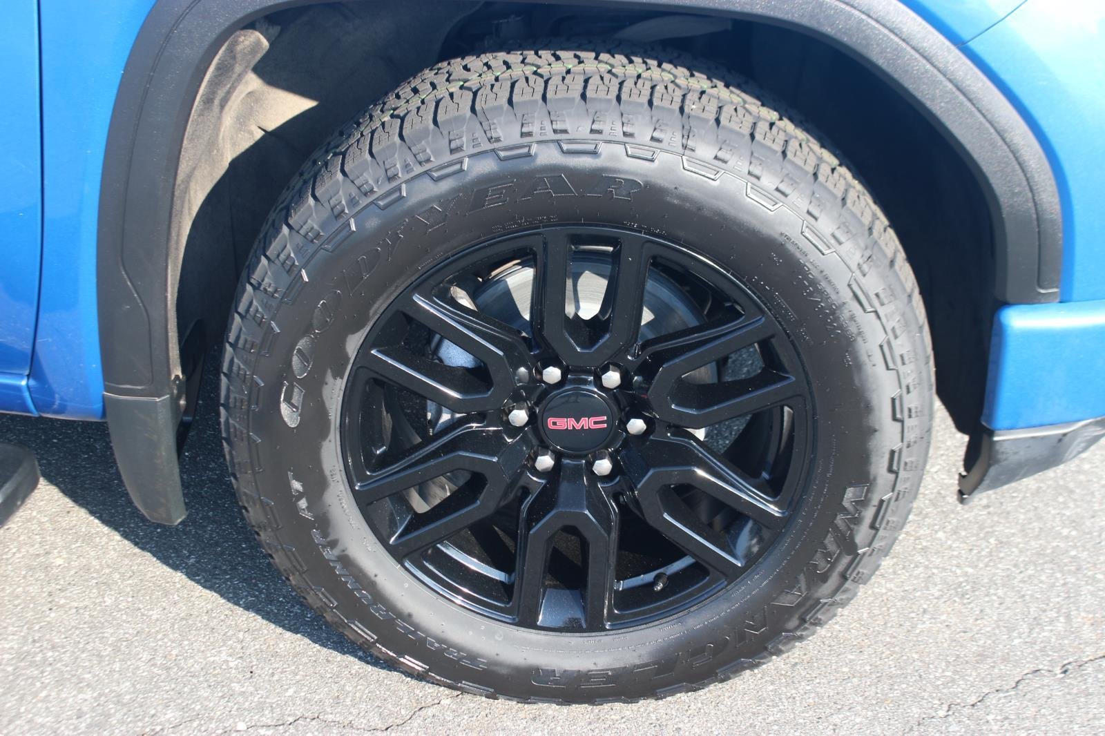 Used 2022 Dynamic Blue Metallic GMC Elevation image 36