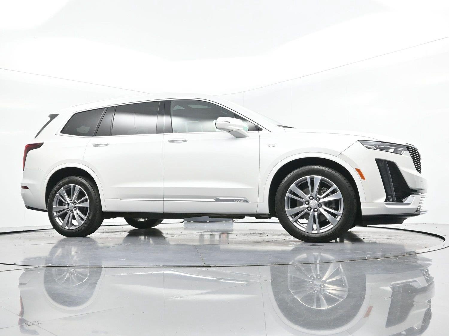 Used 2024 Crystal White Tricoat Cadillac Premium Luxury image 36