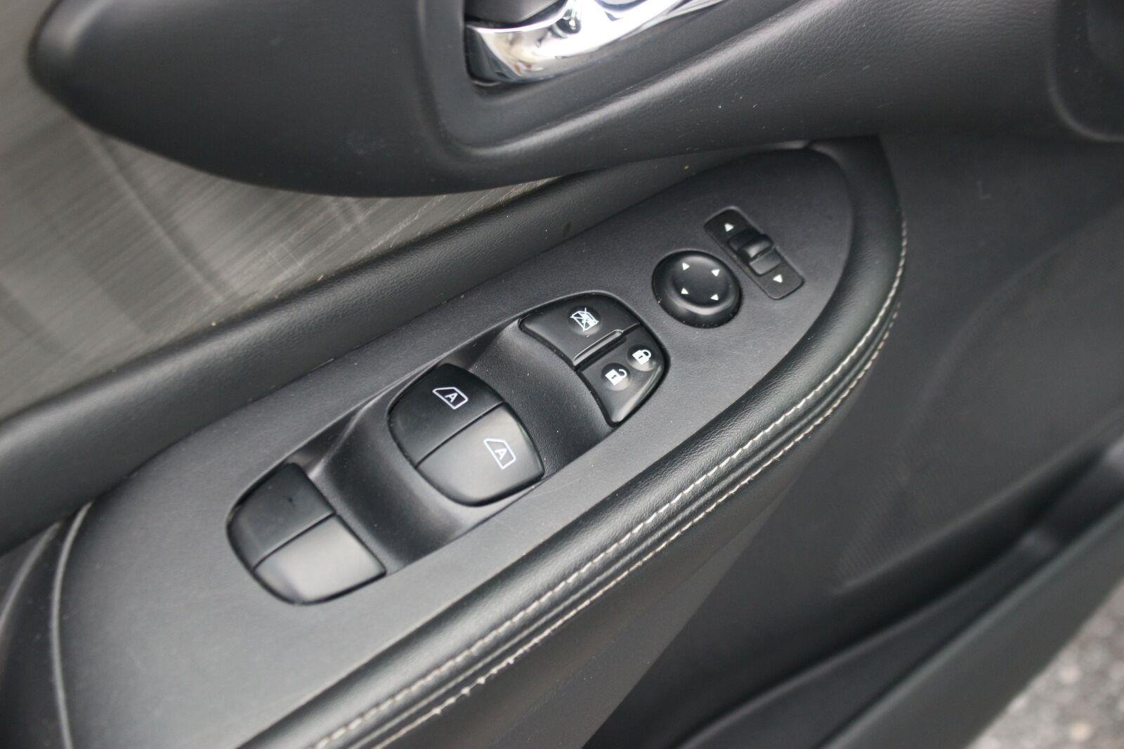Used 2018 Silver Nissan SV image 13