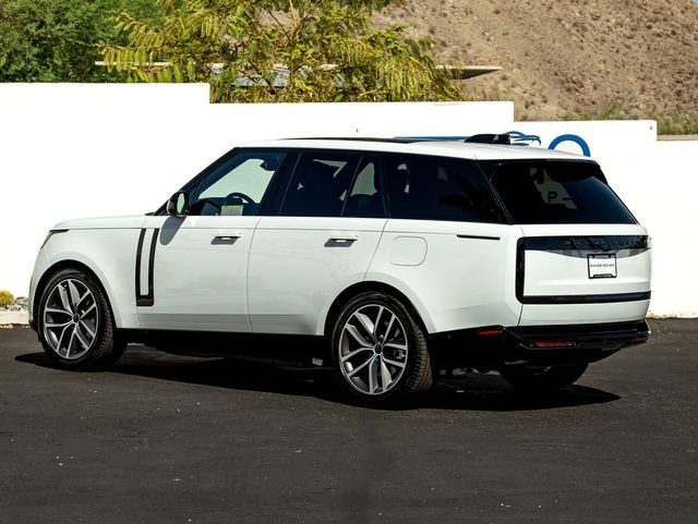 New 2026 Fuji White Land Rover SE image 9
