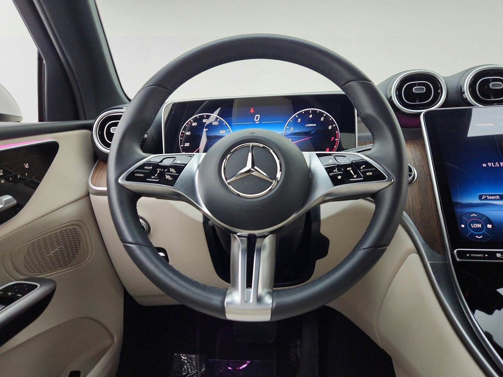 Certified Used 2025 Polar White Mercedes-Benz GLC 300 image 30
