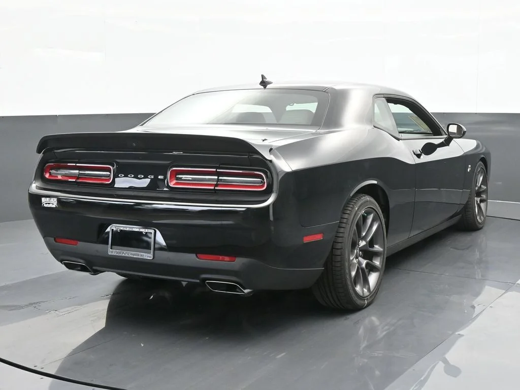 Used 2022 Pitch Black Clearcoat Dodge R/T Scat Pack image 4