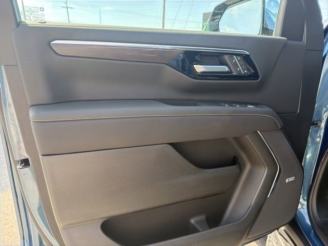 2026 Chevrolet Suburban Premier - Photo 14