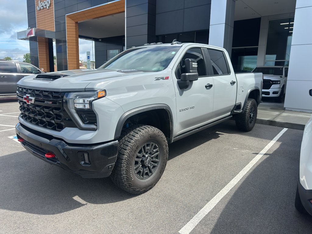 2025 Chevrolet Silverado HD ZR2 4WD Crew Cab Standard Box's photo
