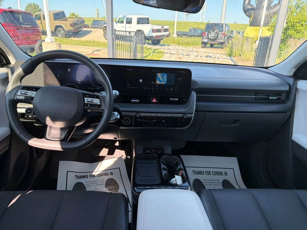 Used 2025 Blue Hyundai SEL image 13