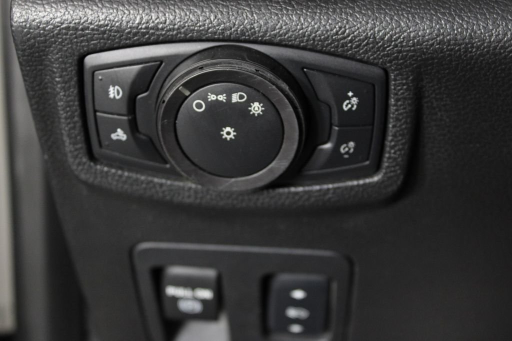 Used 2018 White Ford Platinum image 24