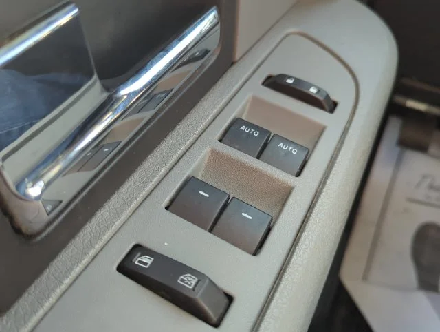 Used 2013 Black Ford XLT image 33