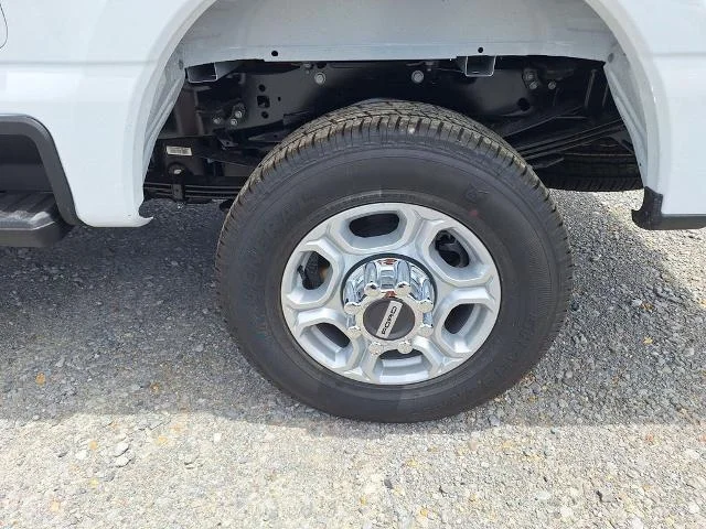 New 2026 Oxford White Ford F-250® XLT image 14