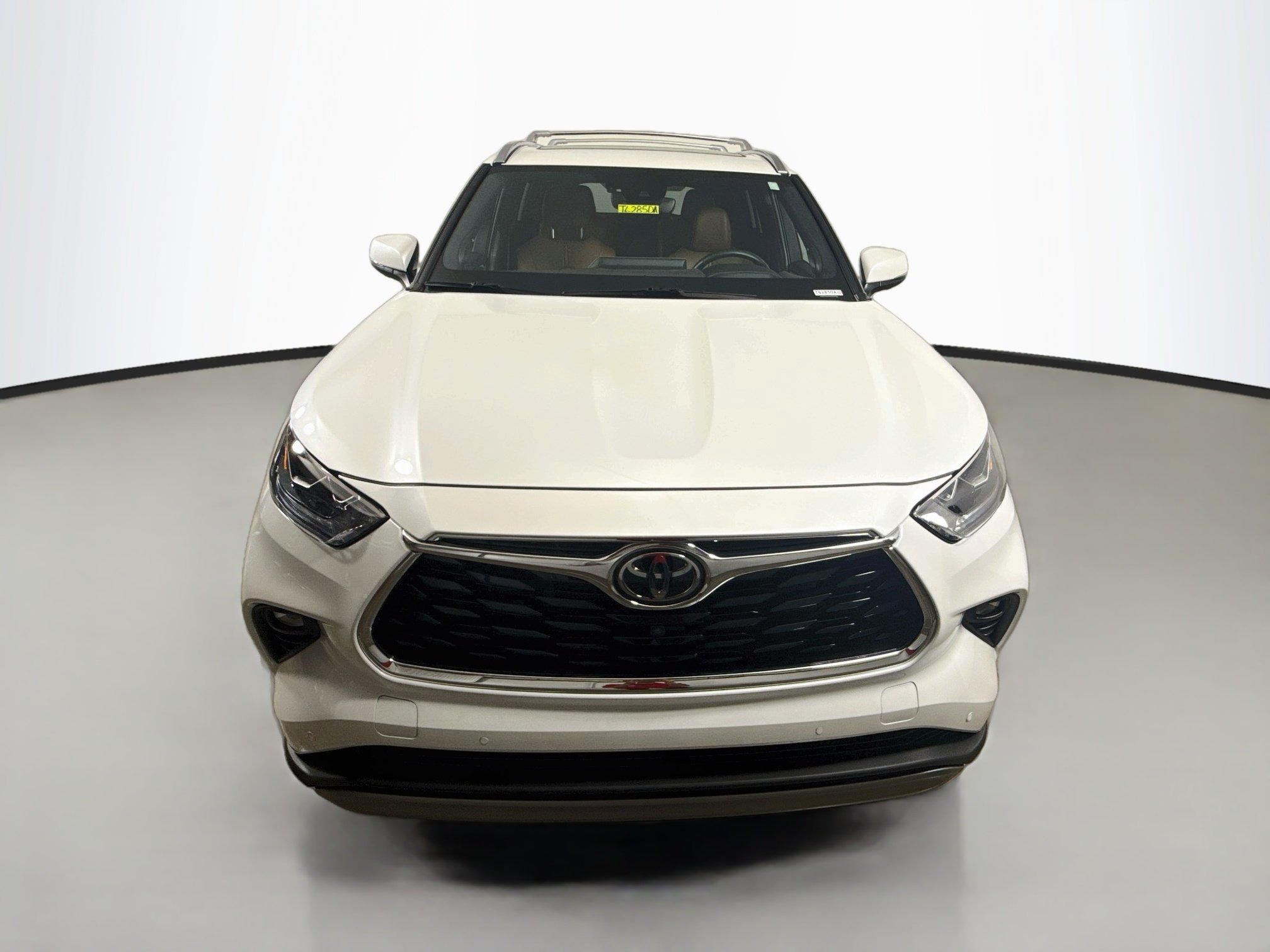 Used 2022 Wind Chill Pearl Toyota Platinum image 2