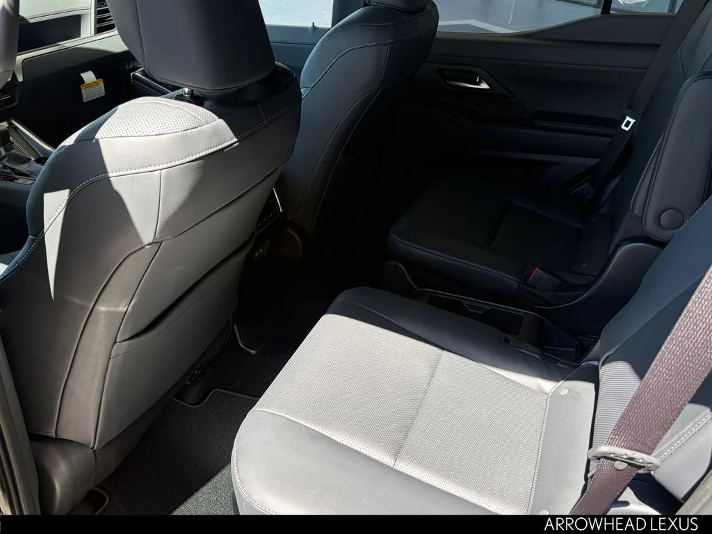 Used 2026 Silver Lexus 550 Premium+ image 29