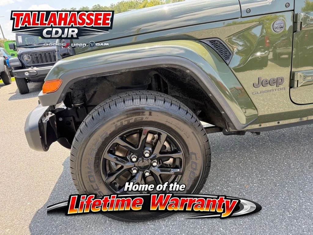 Used 2022 Green Clearcoat Jeep Sport image 12