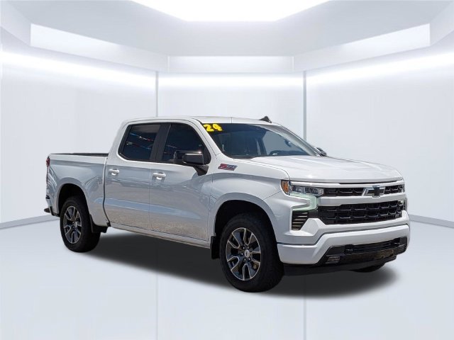Used 2024 White Chevrolet RST image 7