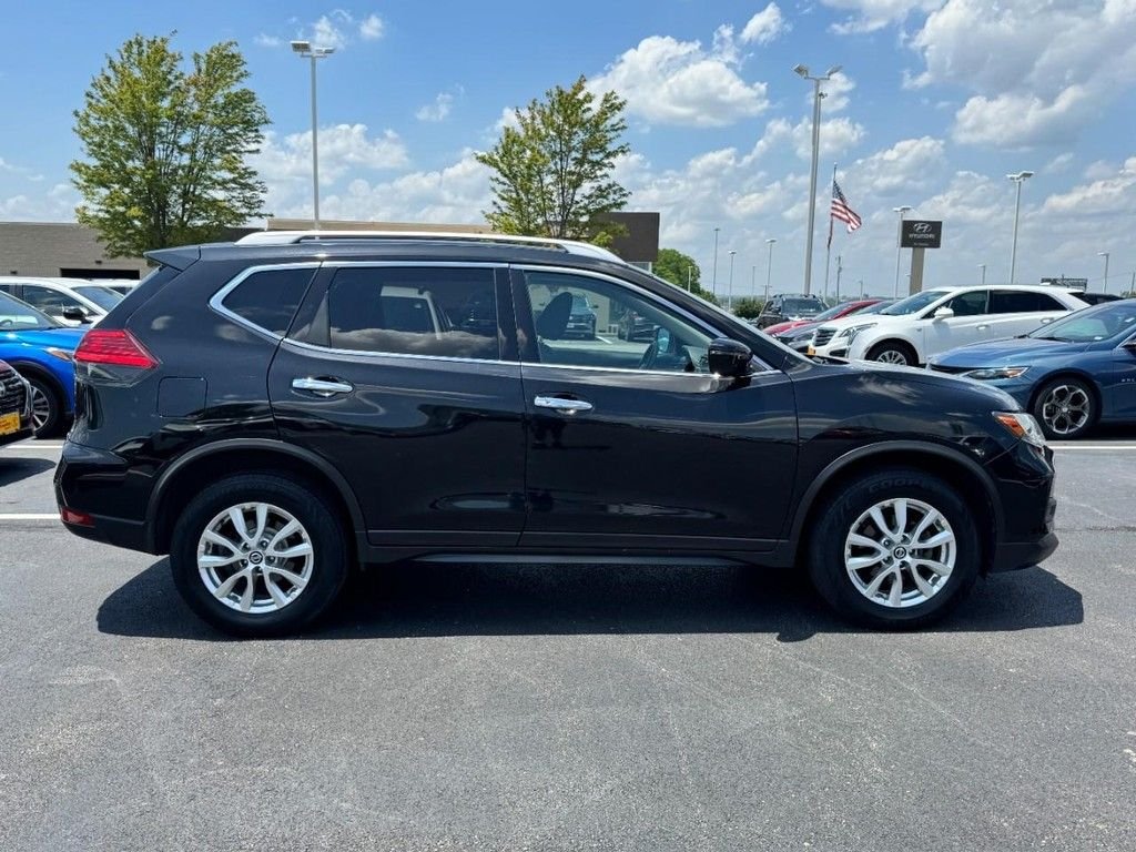Used 2017 Nissan Rogue SV with VIN JN8AT2MV6HW253107 for sale in St. Peters, MO