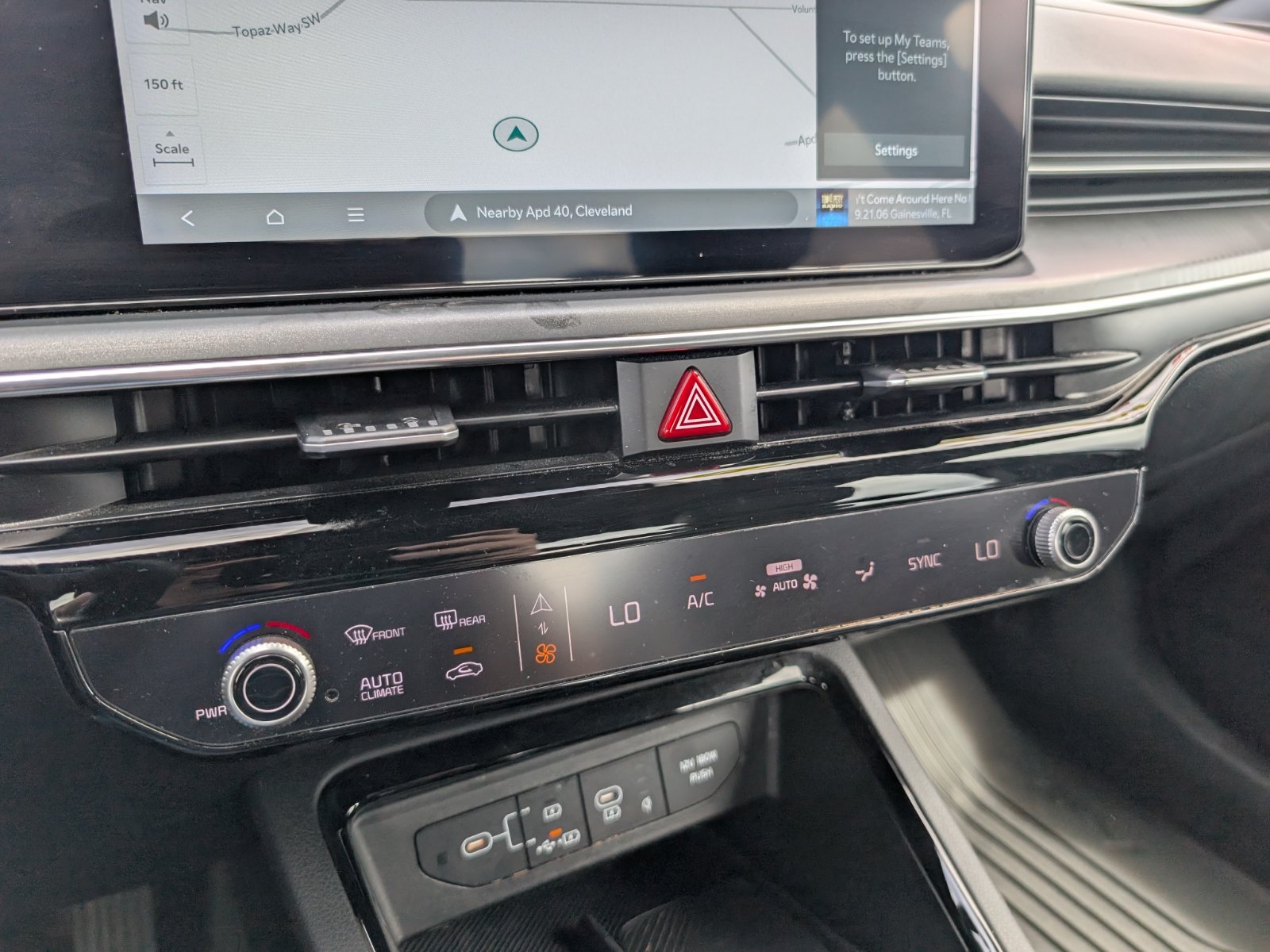 2025 Kia K5 GT-Line - Photo 15