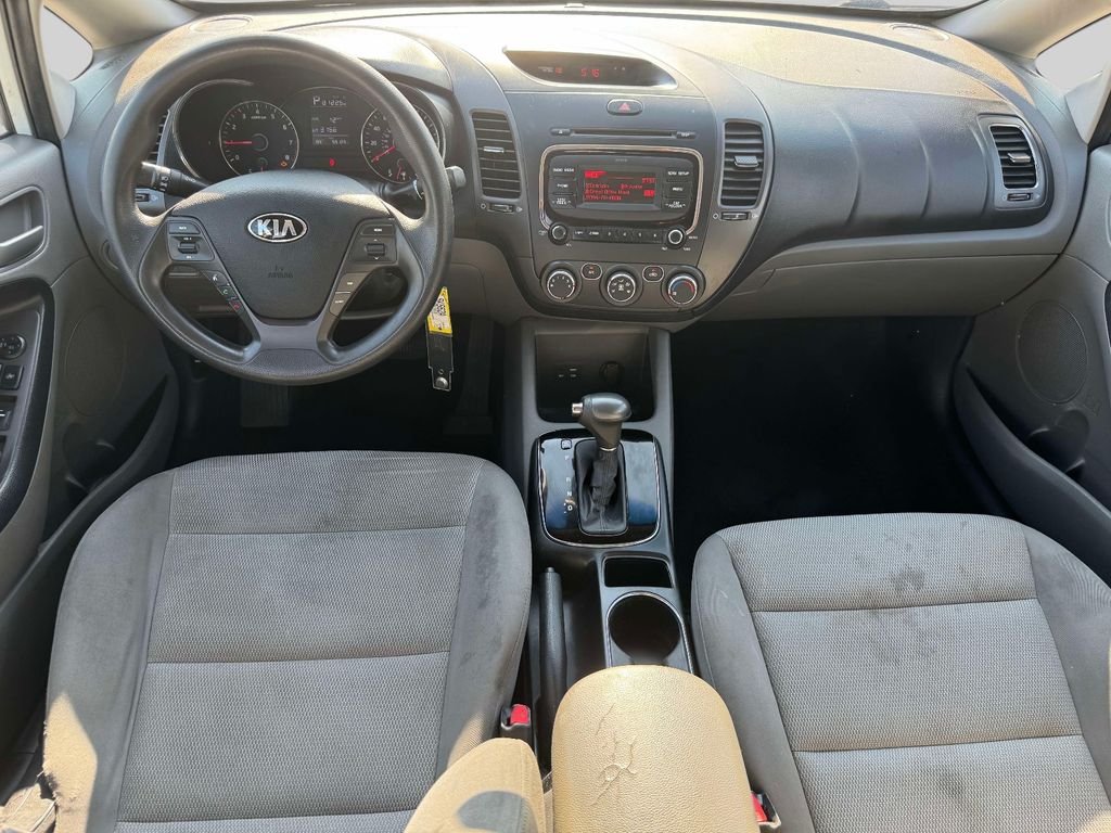 Used 2017 White Kia LX image 11