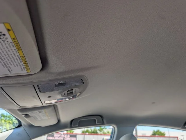 Used 2010 White Toyota  image 13