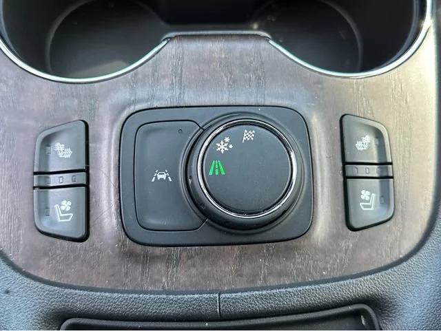 2023 GMC Acadia Denali - Photo 21