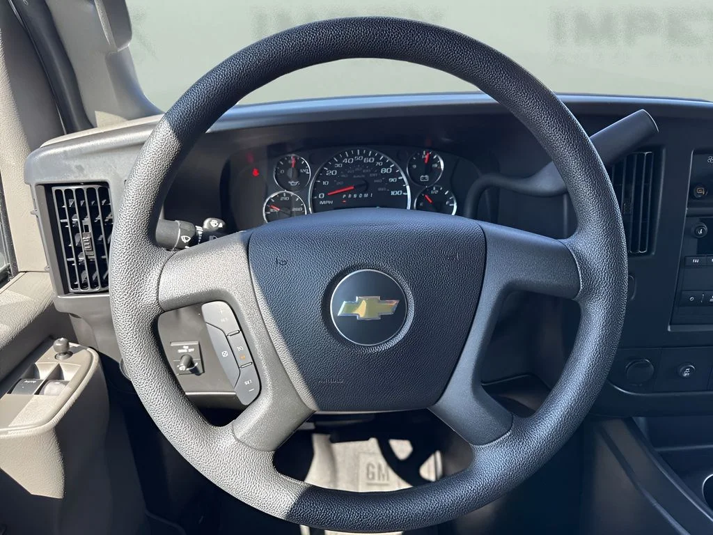 Used 2025 White Chevrolet LT image 13