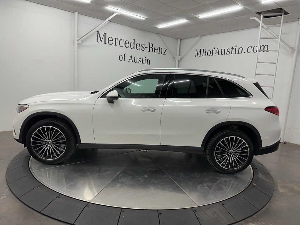 Used 2026 White Mercedes-Benz GLC 300 image 4