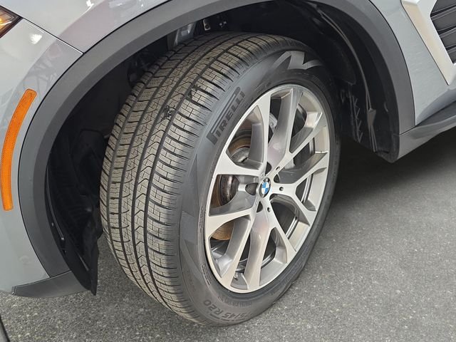 Certified Used 2025 Skyscraper Grey Metallic BMW xDrive40i image 27