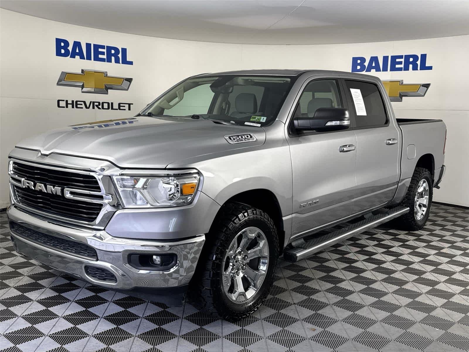 2020 RAM 1500 Big Horn/Lone Star 4x4 Crew Cab 5'7's photo
