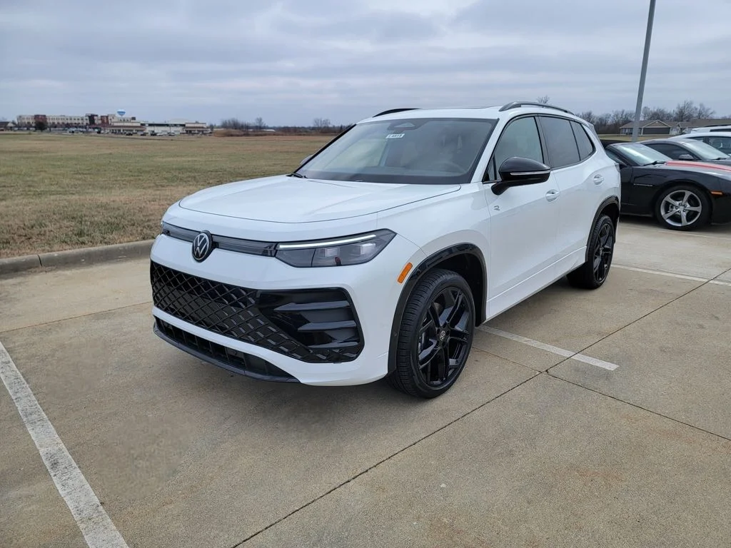 New 2026 White Volkswagen 2.0T SE R-Line Black image 36