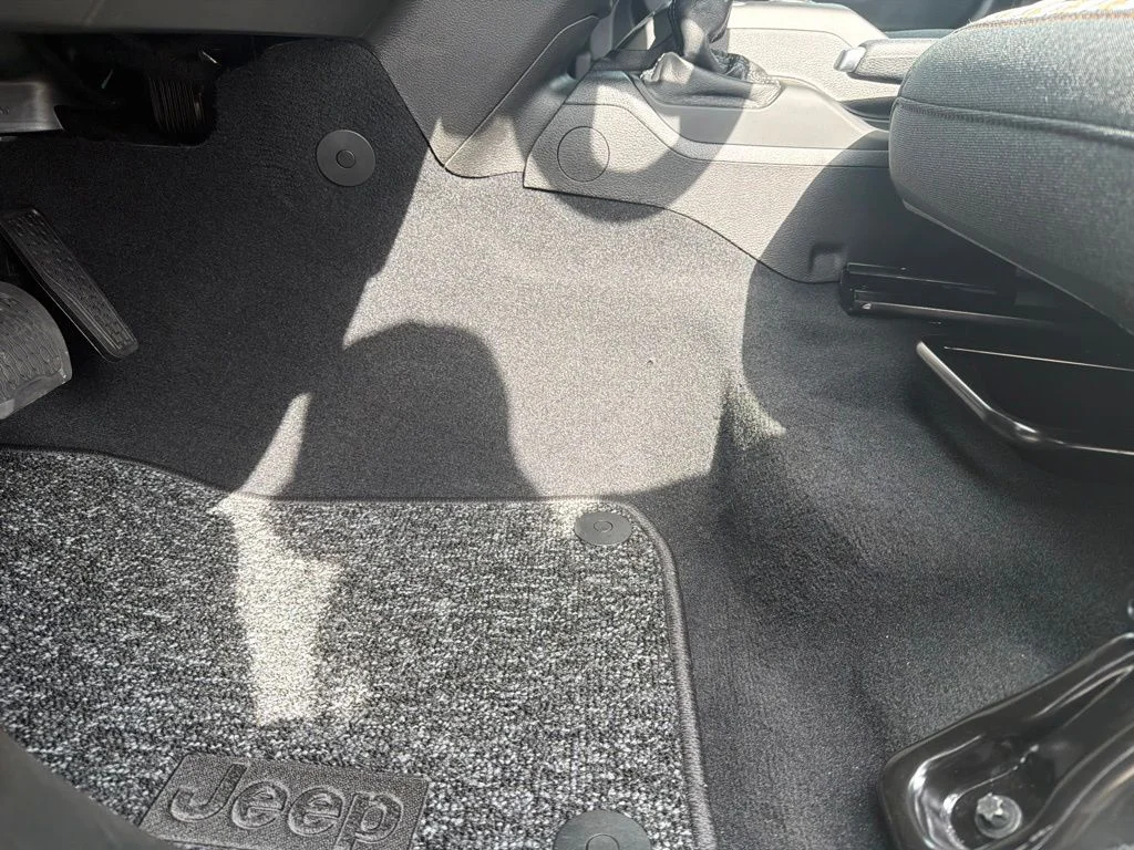 New 2026 Granite Crystal Metallic Clear-Coat Exterior Paint Jeep 85th Anniversary Edition image 31