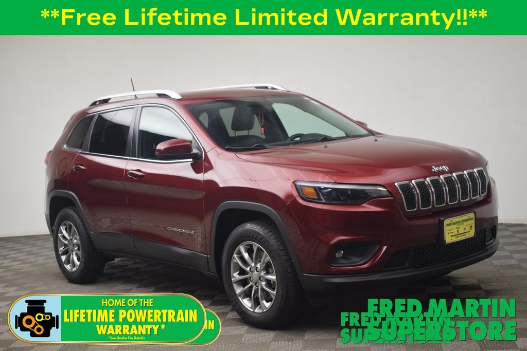 Used 2019 Velvet Red Pearlcoat Jeep Latitude Plus image 1