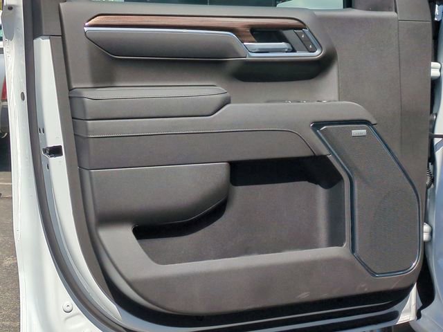 New 2026 Summit White Chevrolet RST image 22
