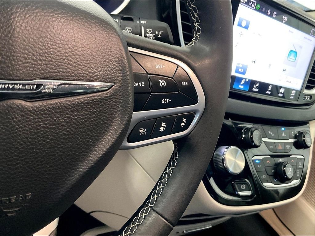 Used 2023 White Chrysler Touring L image 24