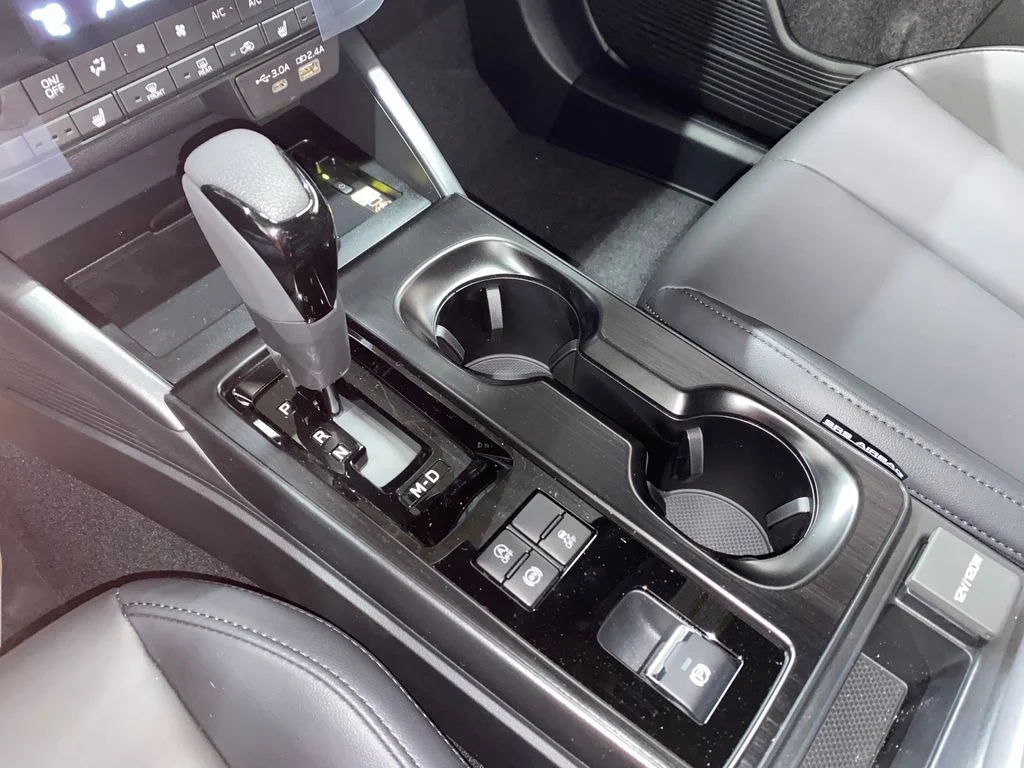 New 2026 CRYSTAL WHITE PEARL Subaru Premium image 21