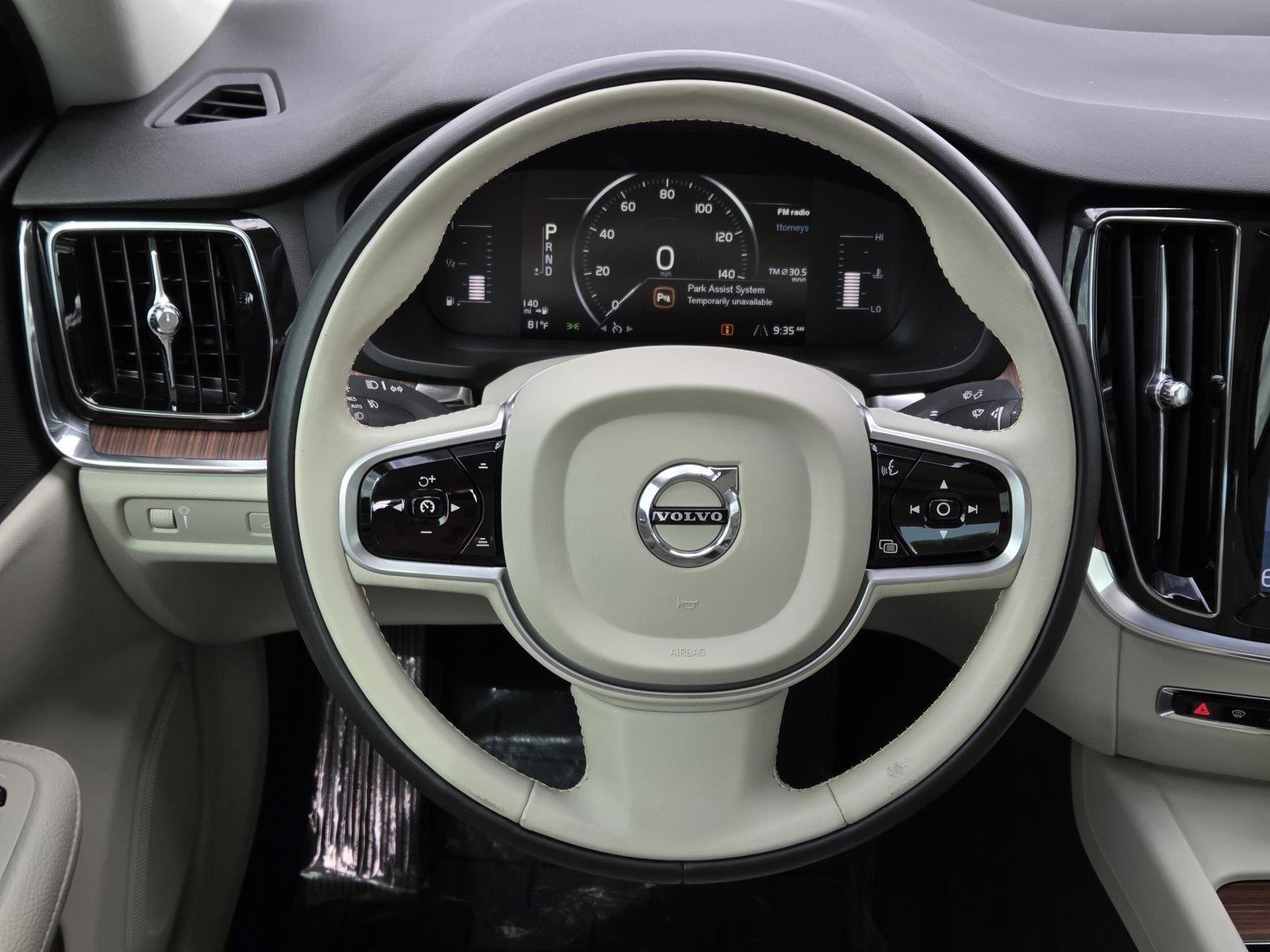Used 2019 Crystal White Pearl Metallic Volvo Momentum image 18