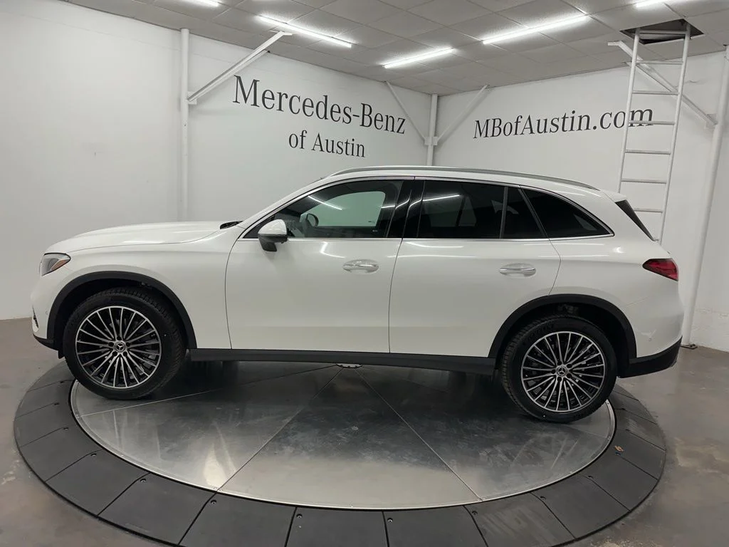 Used 2026 White Mercedes-Benz GLC 300 image 4