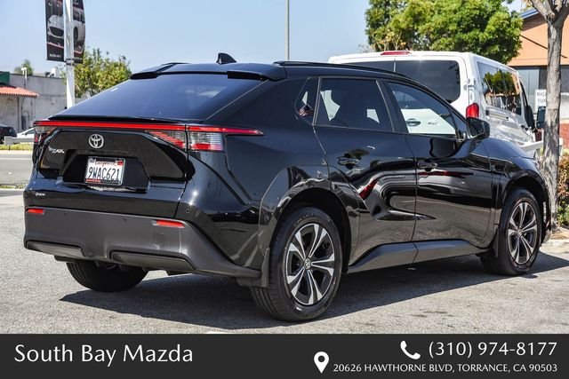 Used 2024  Toyota XLE image 8