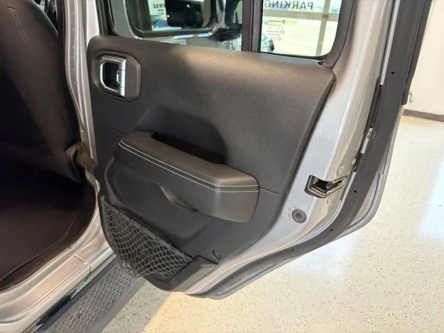 Used 2020 Silver Jeep Unlimited Sahara image 38