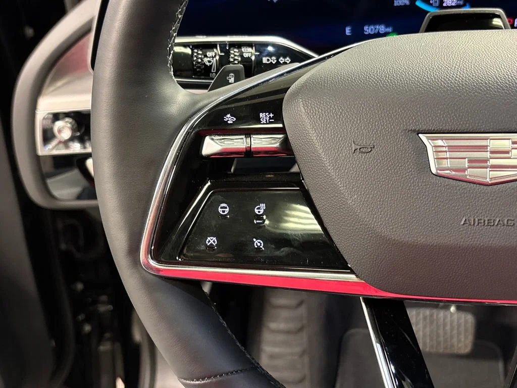 2025 Cadillac LYRIQ Luxury 2 - Photo 38