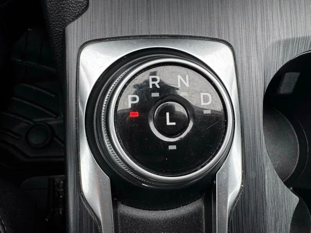Used 2022  Ford SEL image 27