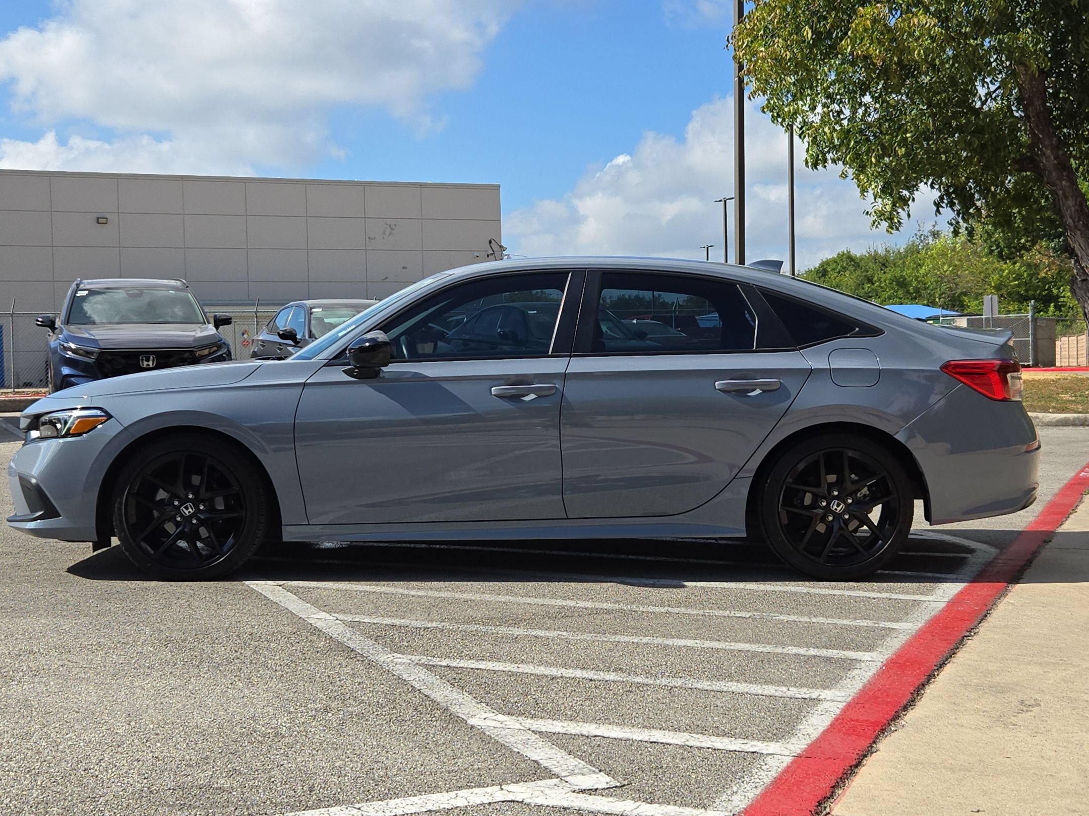 Used 2024 Sonic Gray Pearl Honda Sport image 6