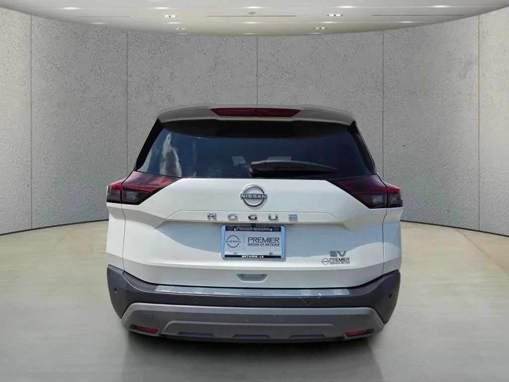 Used 2023 White Nissan SV image 4