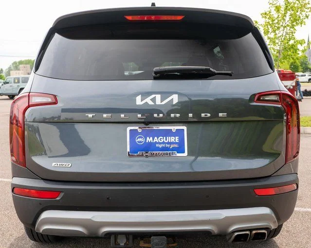 Used 2022 Gray Kia S image 7
