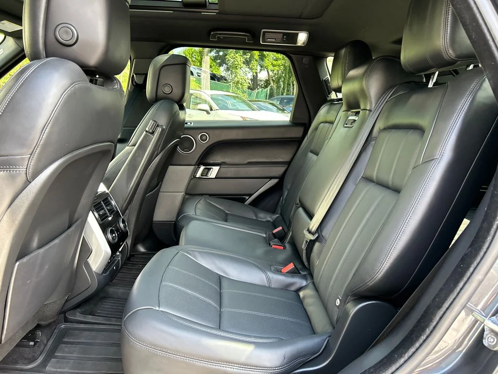 Used 2022  Land Rover HSE Dynamic image 23