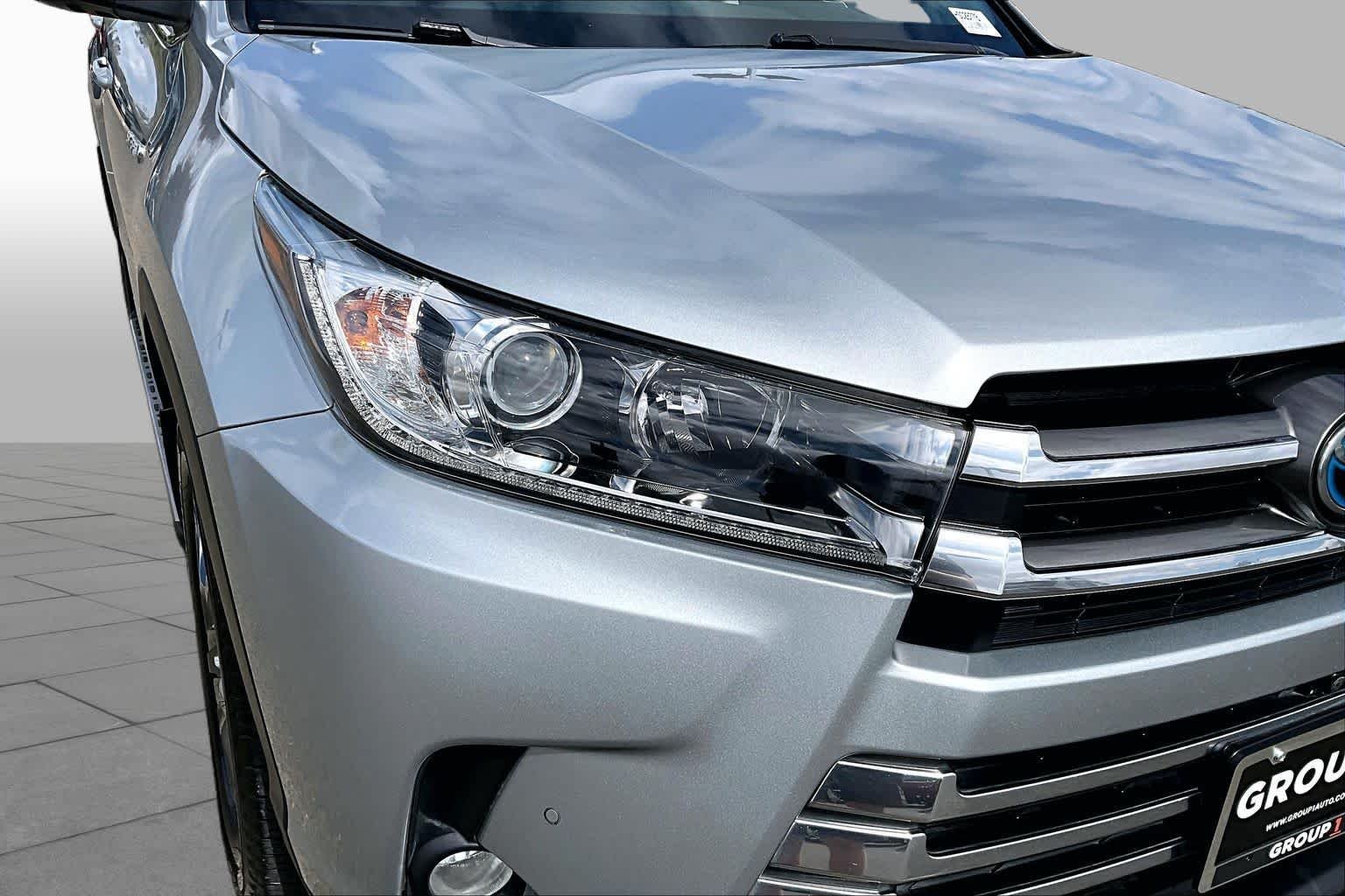 Used 2017 Celestial Silver Metallic Toyota Hybrid Limited Platinum image 27