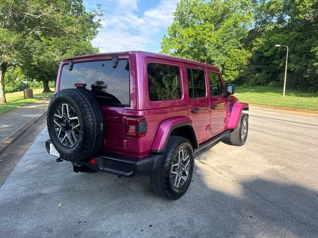 Used 2024  Jeep Sahara image 8