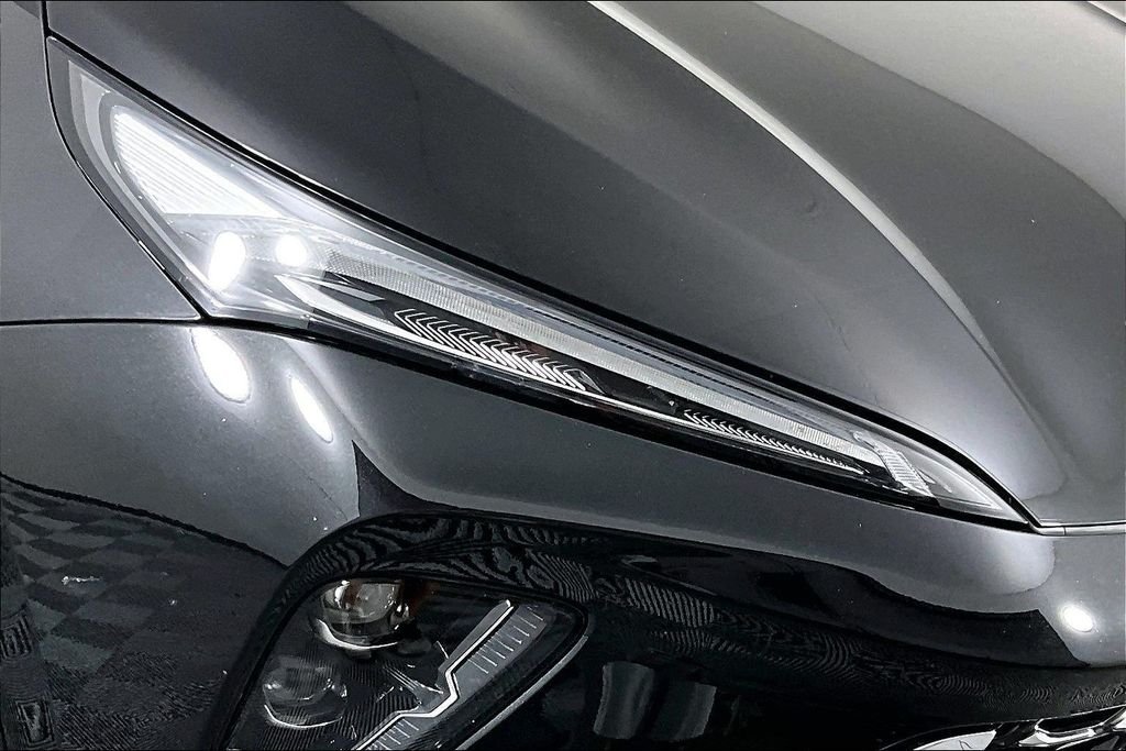 Used 2025 Black Buick Avenir image 30