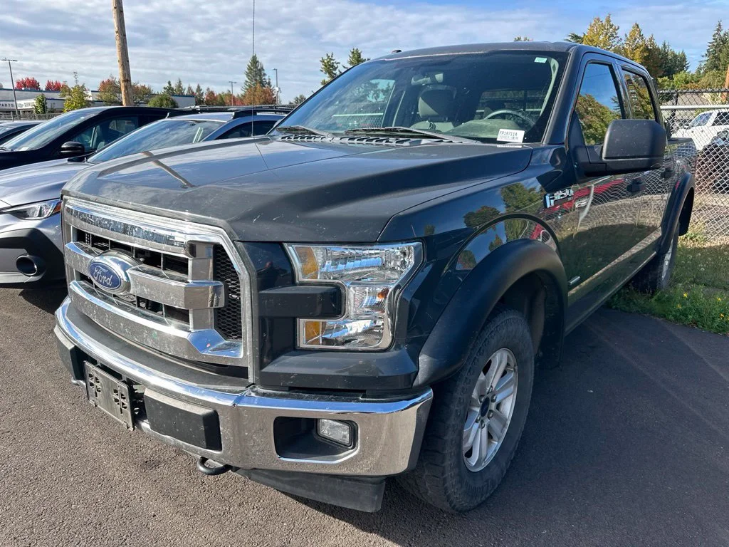 Used 2017 Gray Ford XLT image 1