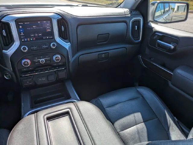 Used 2021 Silver GMC Elevation image 17