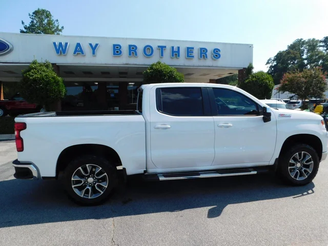 2024 Chevrolet Silverado 1500 4WD CREW CAB 147 in LT W/1L
