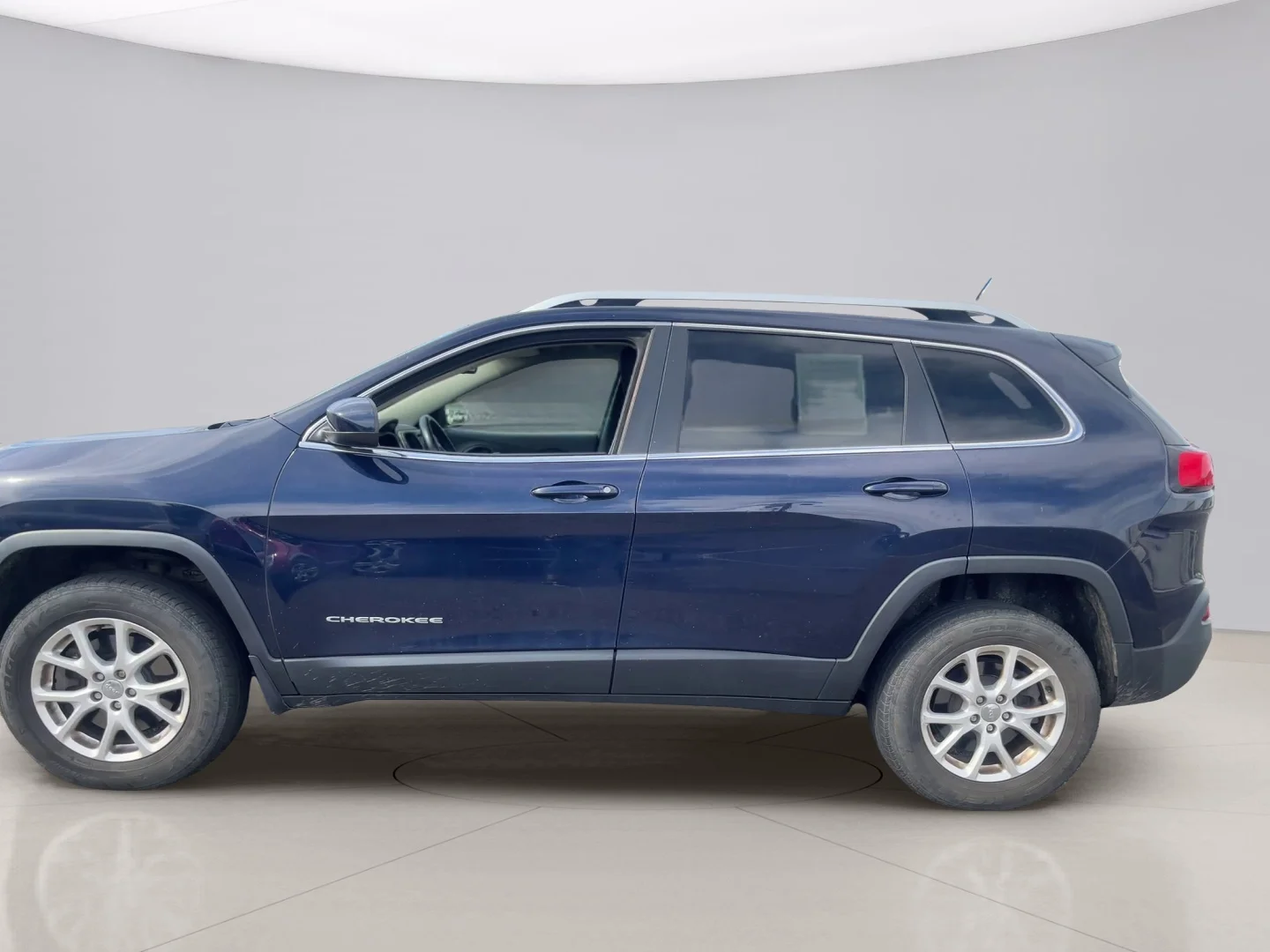 Used 2014 Blue Jeep LATITUDE image 3