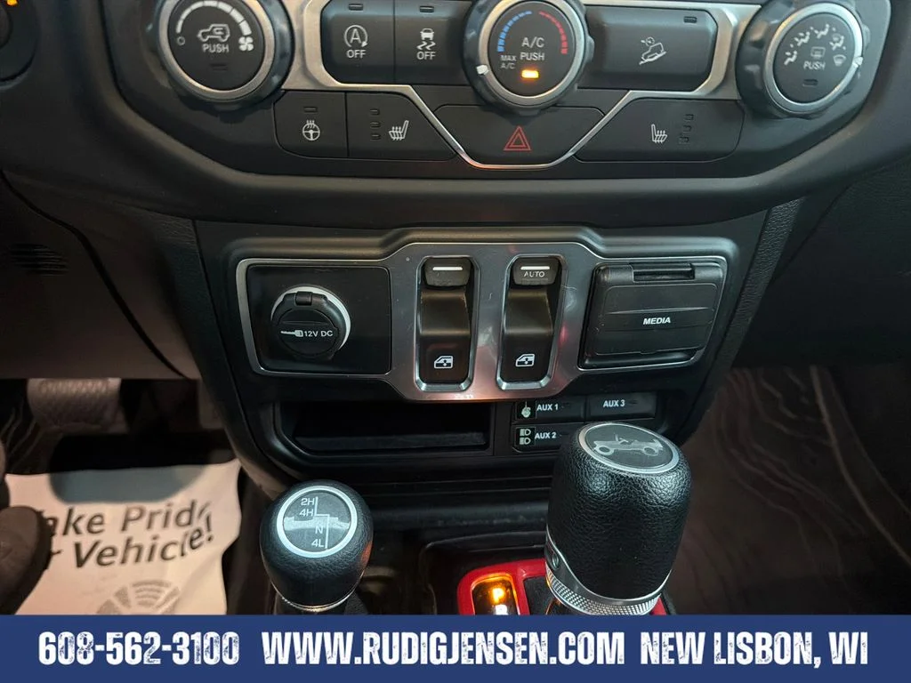 Used 2019 Black Jeep Sport S image 17