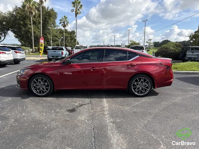Used 2023 Red Nissan SR VC-Turbo FWD image 8